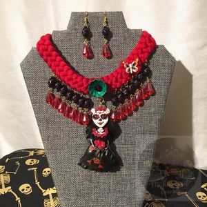 NWOT - 100% Artesanal Necklace - Halloween